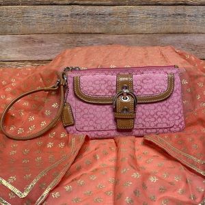 Coach| Wristlet| Pink Monogram